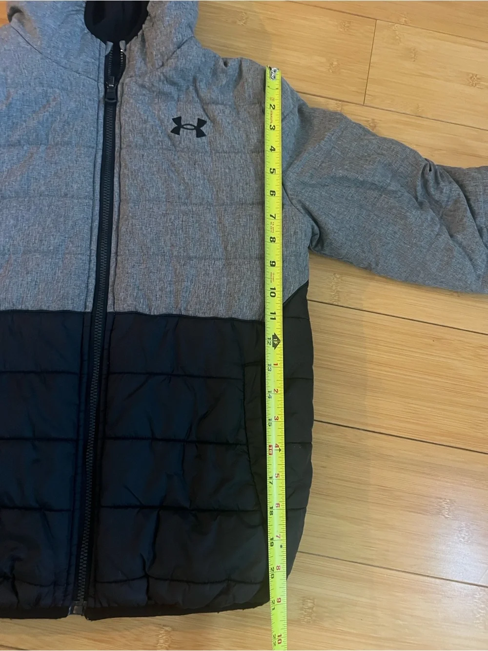 Under Armour Boys Pronto Colorblock Reversible Puffer Jacket Black Gray Size S M
